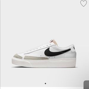 Blazer low platform. SIZE 10 mens, 11.5 women’s. White/black